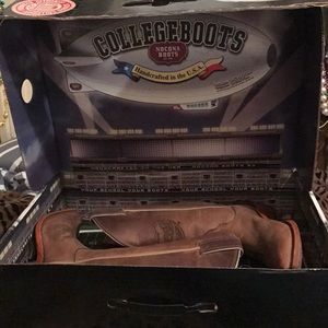 Nocona cowhide collegiate Gator college boots